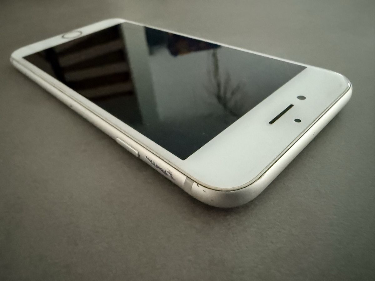 Apple Telefoni cellulari / Smartphones: iPhone 7 Argent, 128 Go – Difettoso da epalinges venduto da Misterazz 1