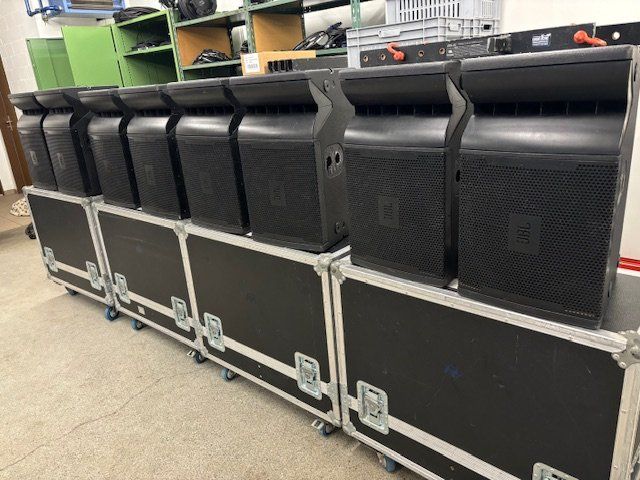 JBL Casse acustiche: 8 Stk. JBL VRX 932 LA Lautsprecher – Usato da Waltenschwil venduto da Event-Zone 4