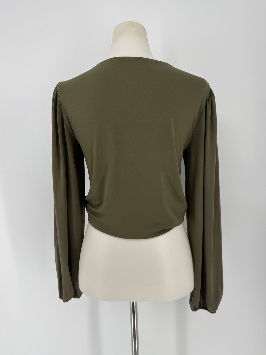 T-shirt: Crop Shirt Gr. S von Chicorée – Usato da Auenstein venduto da moin. 2