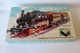 MÄRKLIN - Startset mit Lok, 2 Wagen, Gleisoval und Trafo