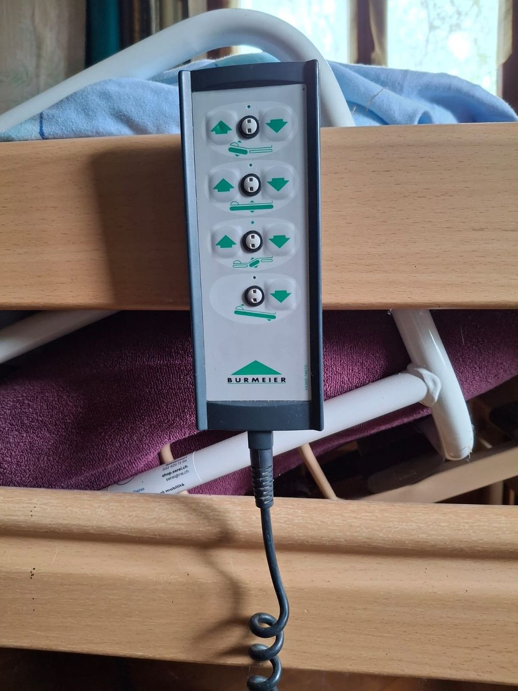 Letti: Lit électrique médical – Usato da Cornol venduto da pou_zsk8 2