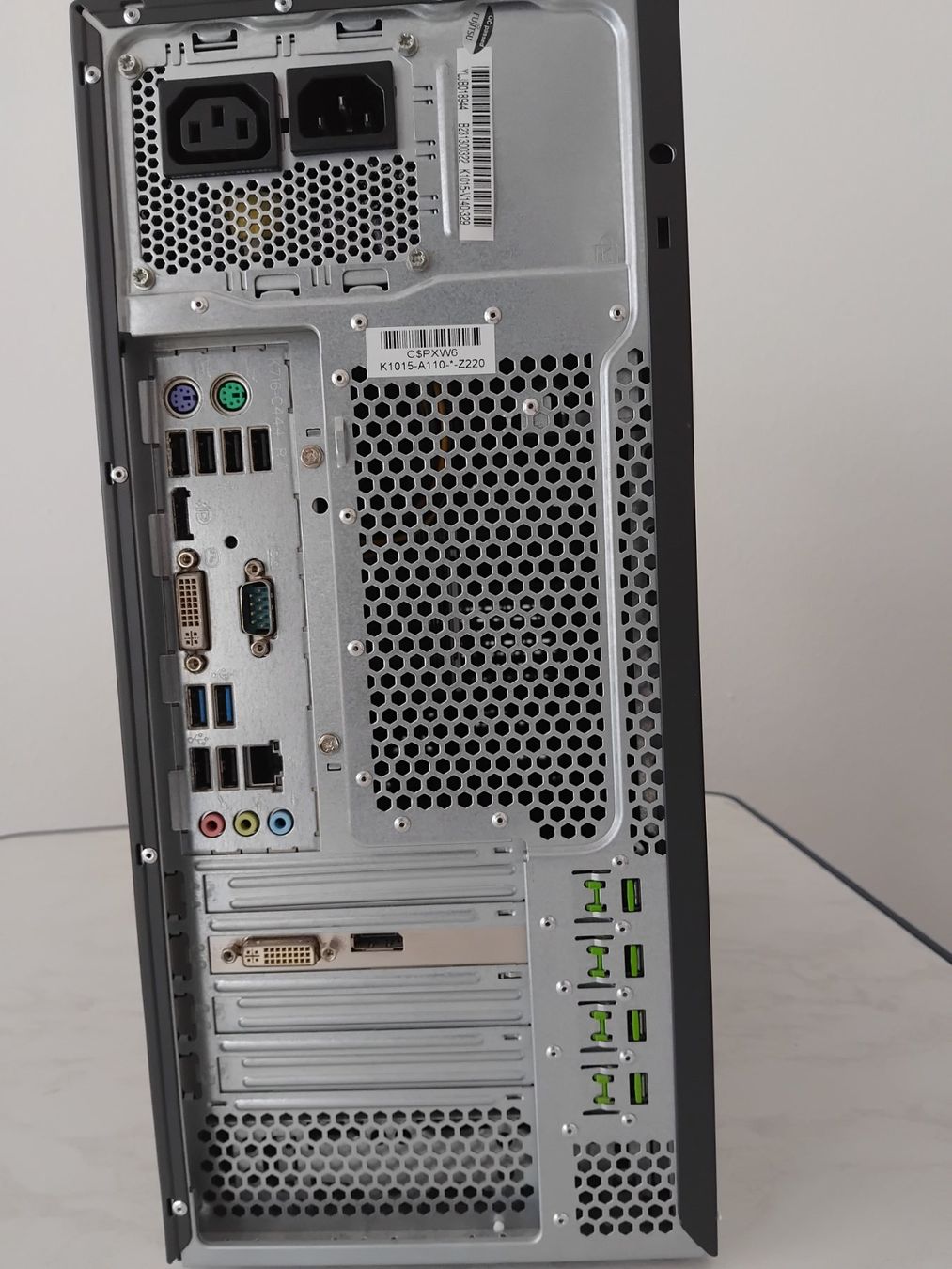 Fujitsu PC: Gebrauchter Fujitsu Esprimo – Usato da Visp venduto da Reini_71 1