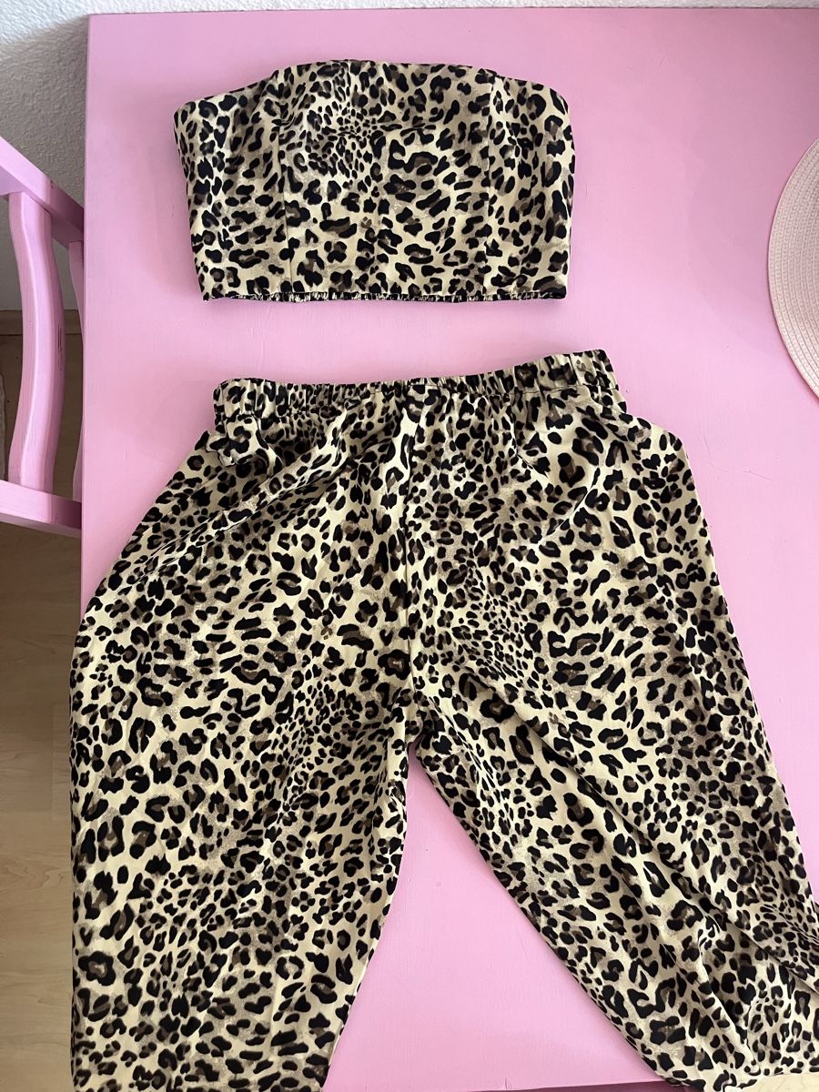 Lotti di vestiti: Y2K leo Set/ 2 teiler – Nuovo (secondo la descrizione) da Fehraltorf venduto da y2kout7