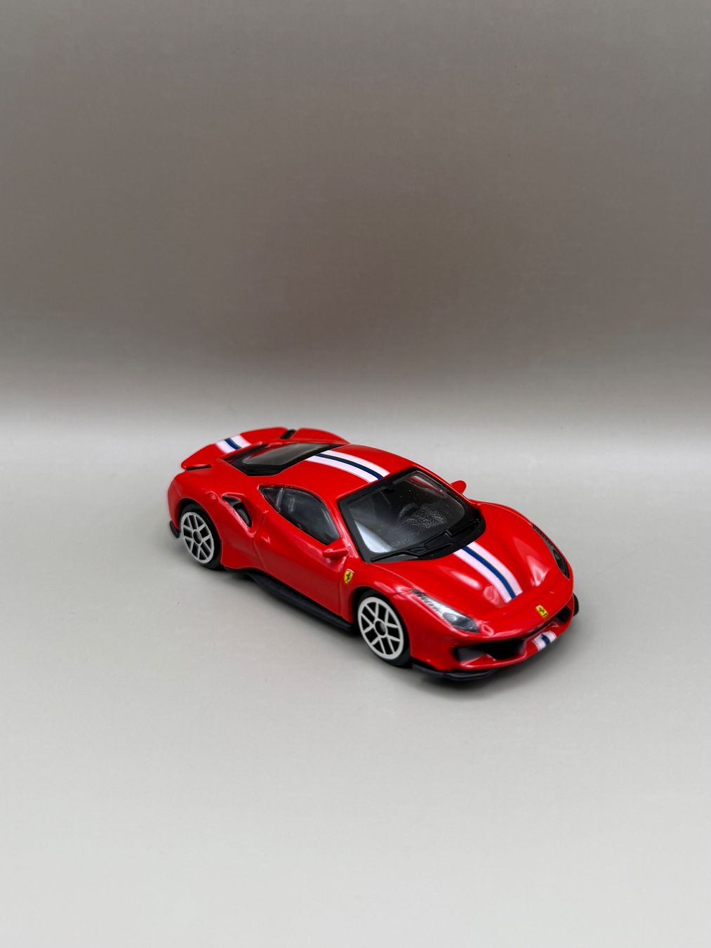 Bburago Modellini d'auto: FERRARI 488 PISTA 1/64 – Nuovo (secondo la descrizione) da Münsingen venduto da bagose5