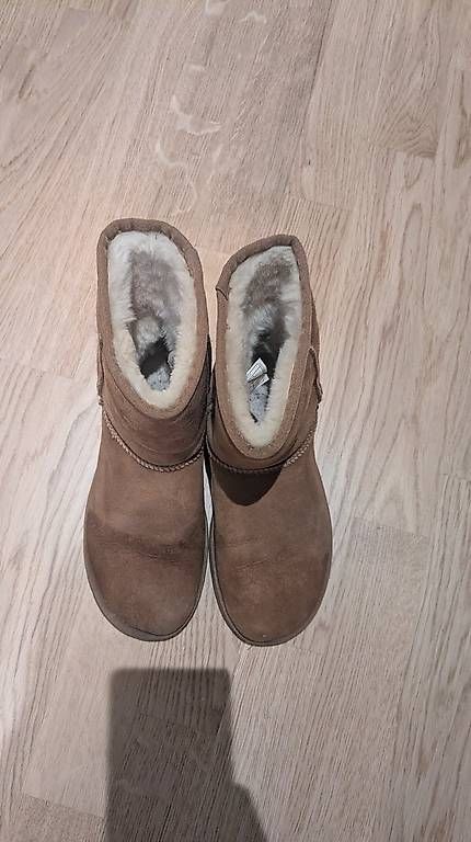 Chaussures femmes: Ugg Boots Grösse 38 – D'occasion à Zürich par nat_zjl8