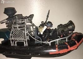 Spielzeug Militärboot