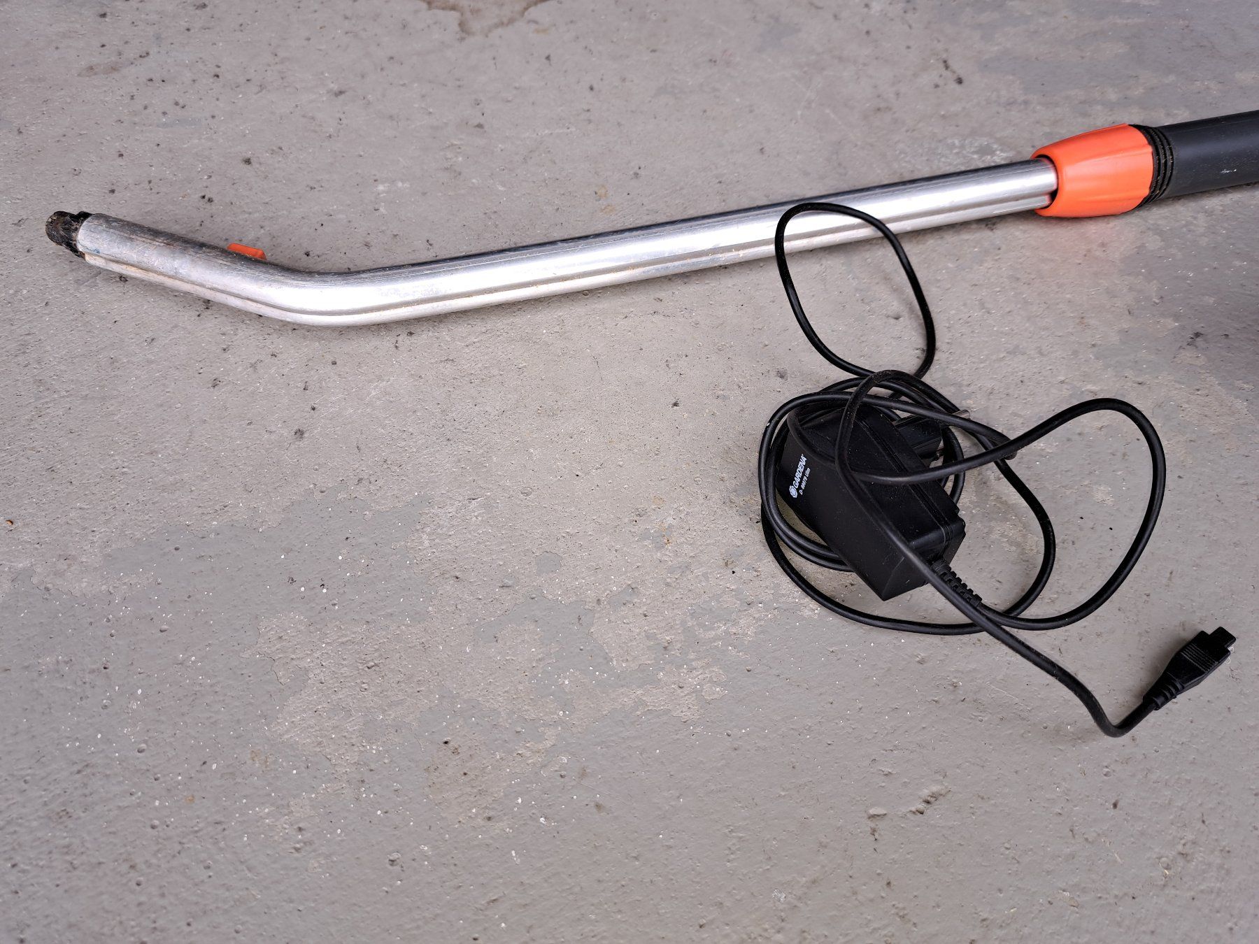 Gardena Tagliaerba: Rasenschere Gardena Akku mit Teleskopgriff – Usato da Dierikon venduto da Sunds 1