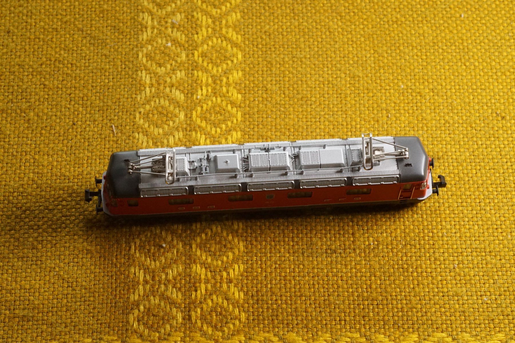 Kato Modellini di ferrovie: 8 - KATO Re 6/6 Balerna rot – Usato da Gränichen venduto da iknow 2