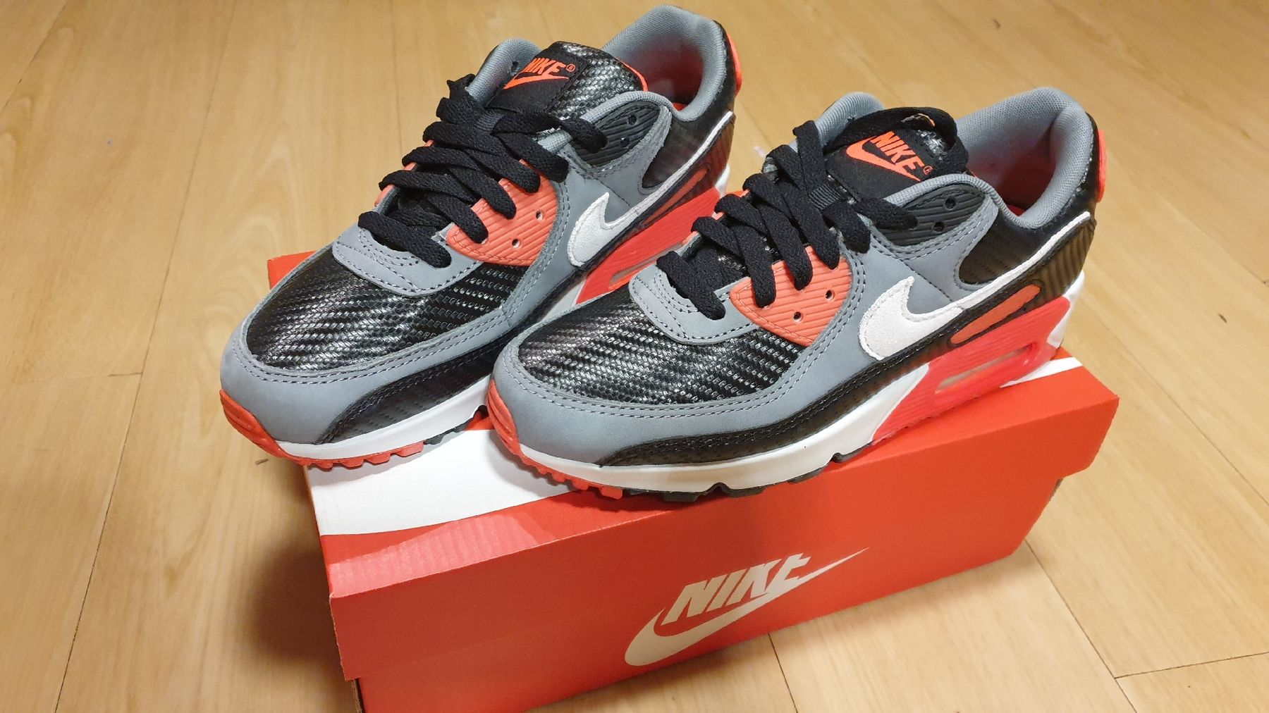 Nike Scarpe da uomo: Nike Air Max 90 Premium GR. 40 Neu mit Verpackung – Nuovo e nell'imballaggio originale da Val D Illiez venduto da SnowRoof