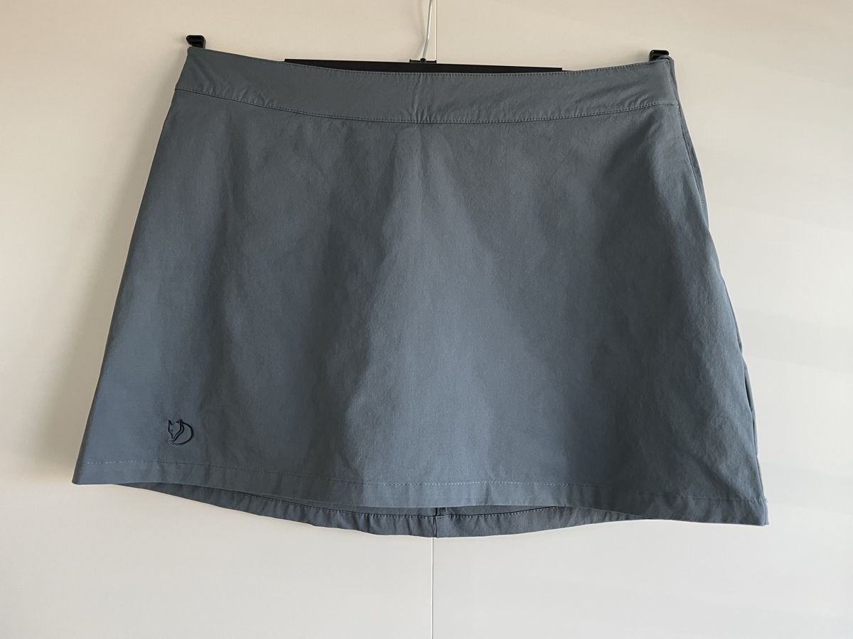Fjällräven Gonne: Fjällräven Wanderrock mit Innenhose – Usato da Möriken AG venduto da Sebife