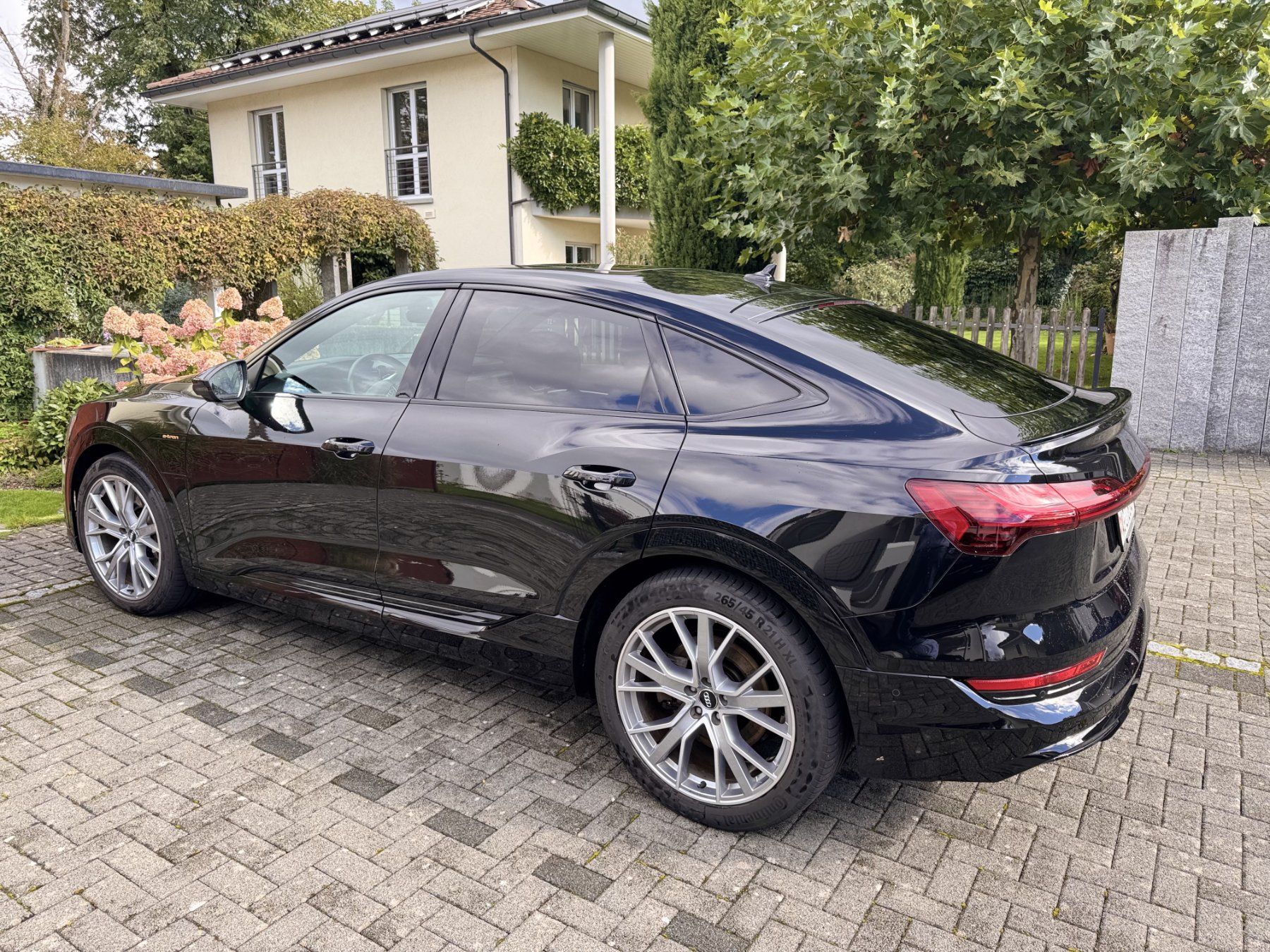Audi Autos: E-tron sportback 50 s line attraction – Gebraucht aus Wildegg von Dagal 3