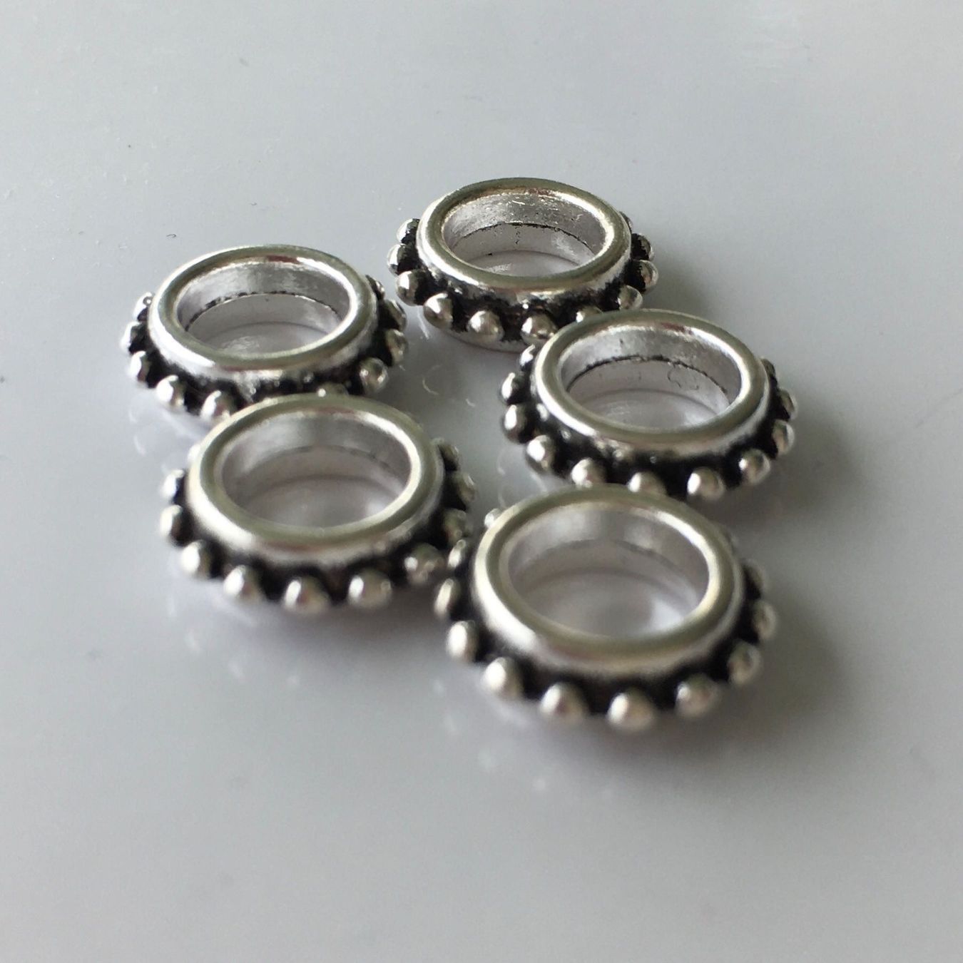 Perle (finte): Retro-Stil Ring antik Silbern, 13mm, 5 Stück – Nuovo (secondo la descrizione) da Stallikon venduto da perlenliebe 2
