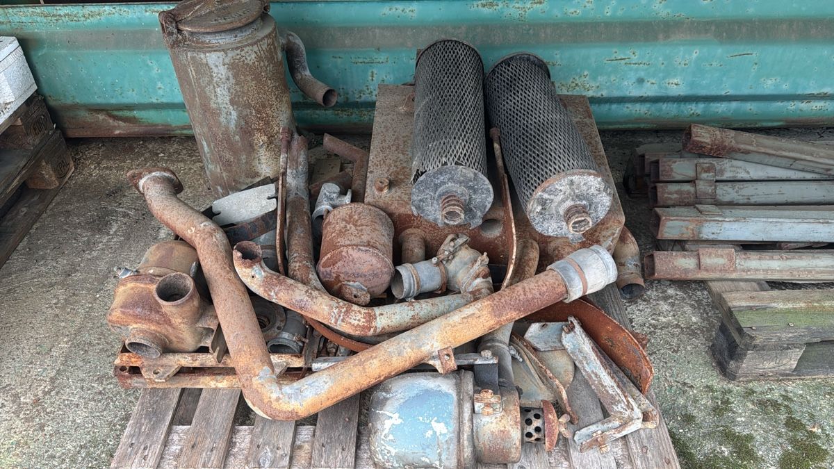 Accessori per altri veicoli: Diverse Holzgas Teile  – Usato da Höri venduto da Tuber 1