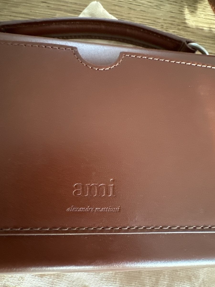 Borse: Ami Paris Lunchbox Tasche – Usato da Rossrüti venduto da linn18 1