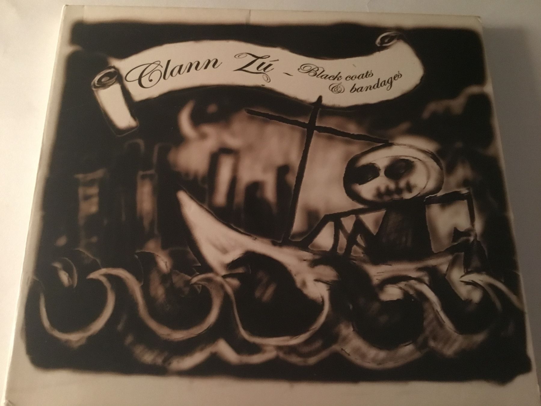 CD: Clann Zu - Black coats & bandages – Usato da Thierachern venduto da sweden08