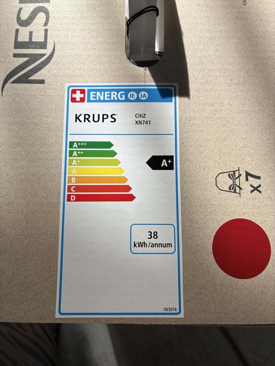 Krups Macchine per caffè & Macchine per espresso: Machine à café Krups Nespresso Citiz  – Nuovo e nell'imballaggio originale da Courgenay venduto da hertzogg 7