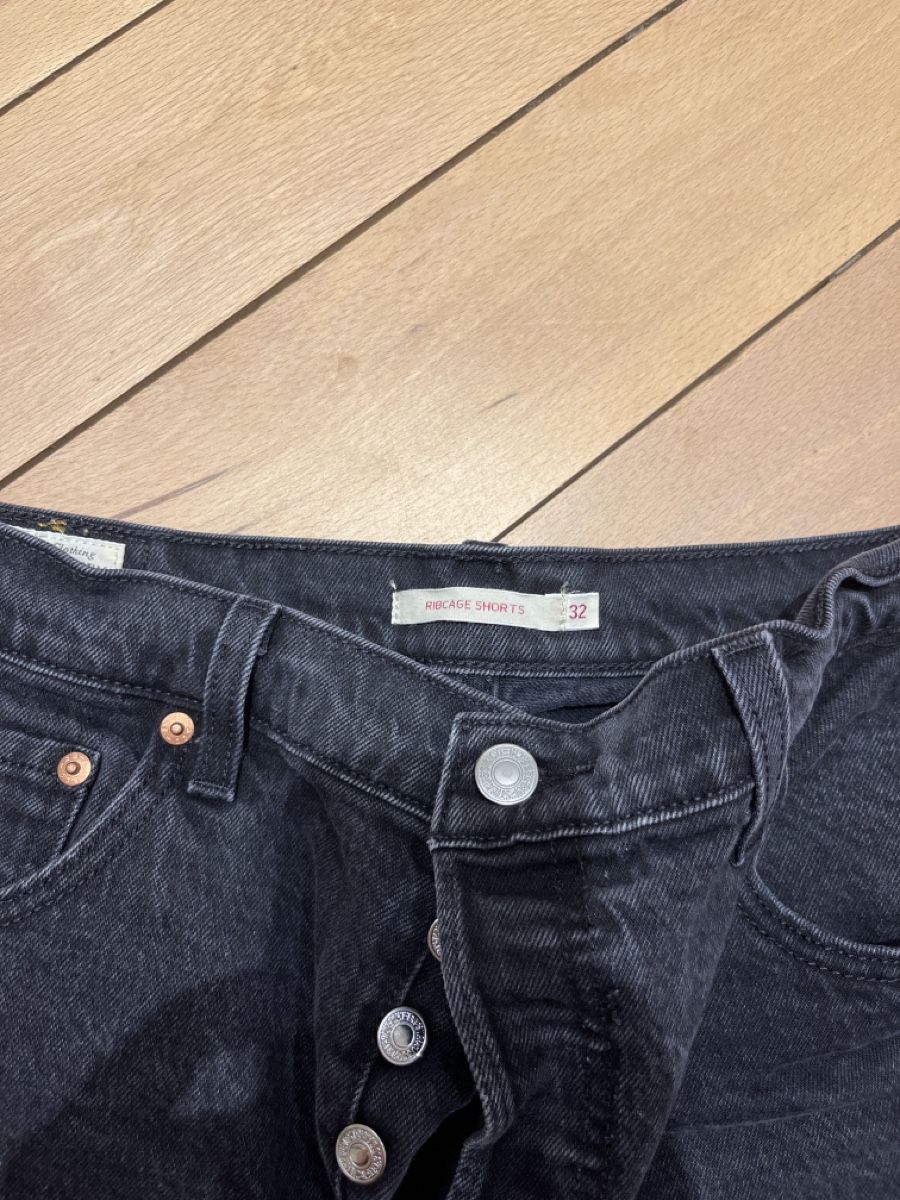 Levi's Jeans: Levis Ribcage Shorts – Gebraucht aus Gams von annikalexandra 2