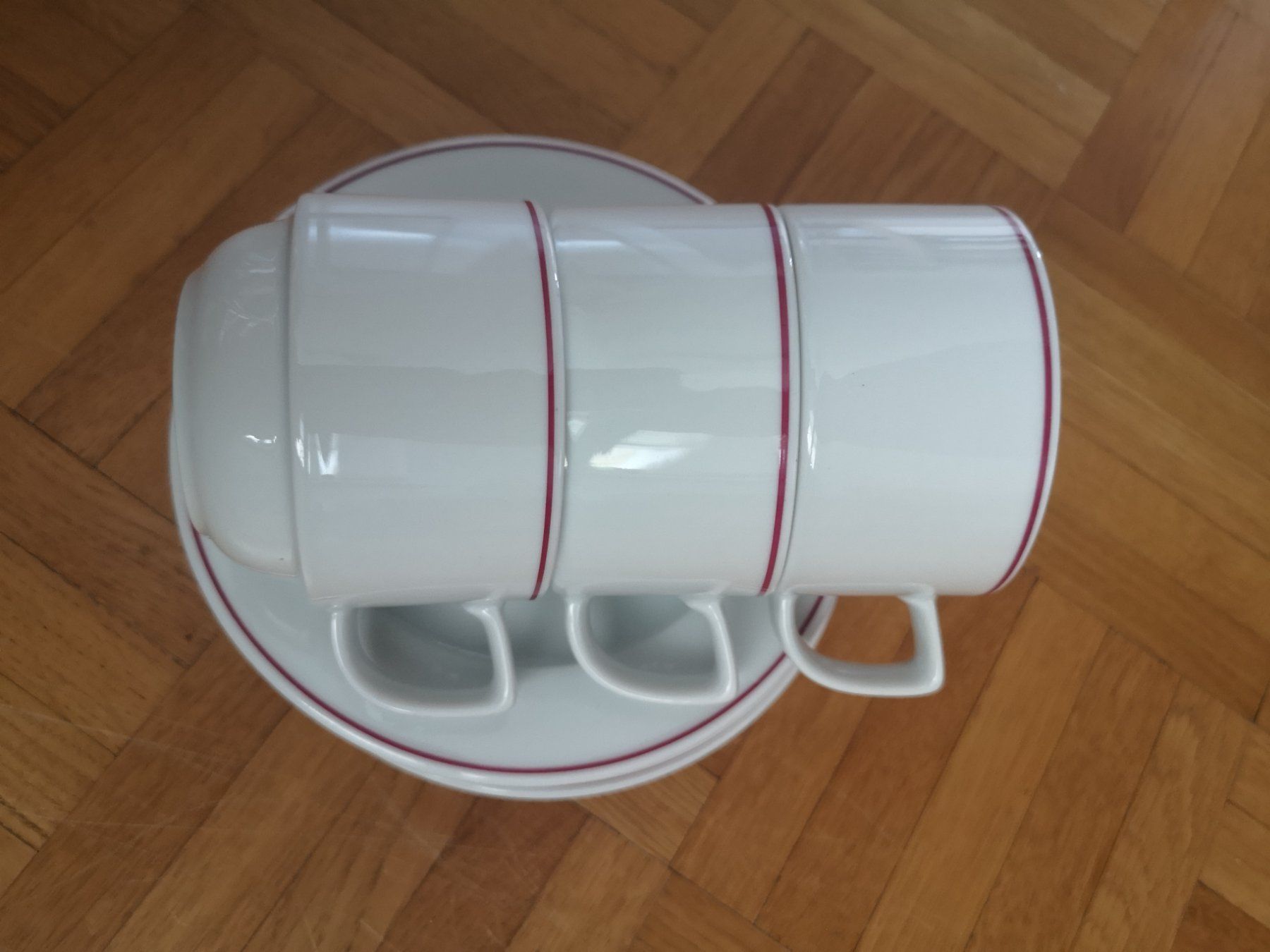 Set di piatti: Kaffeetassen mit einem Teller, Langenthal – Usato da Dietikon venduto da aro_mr6l