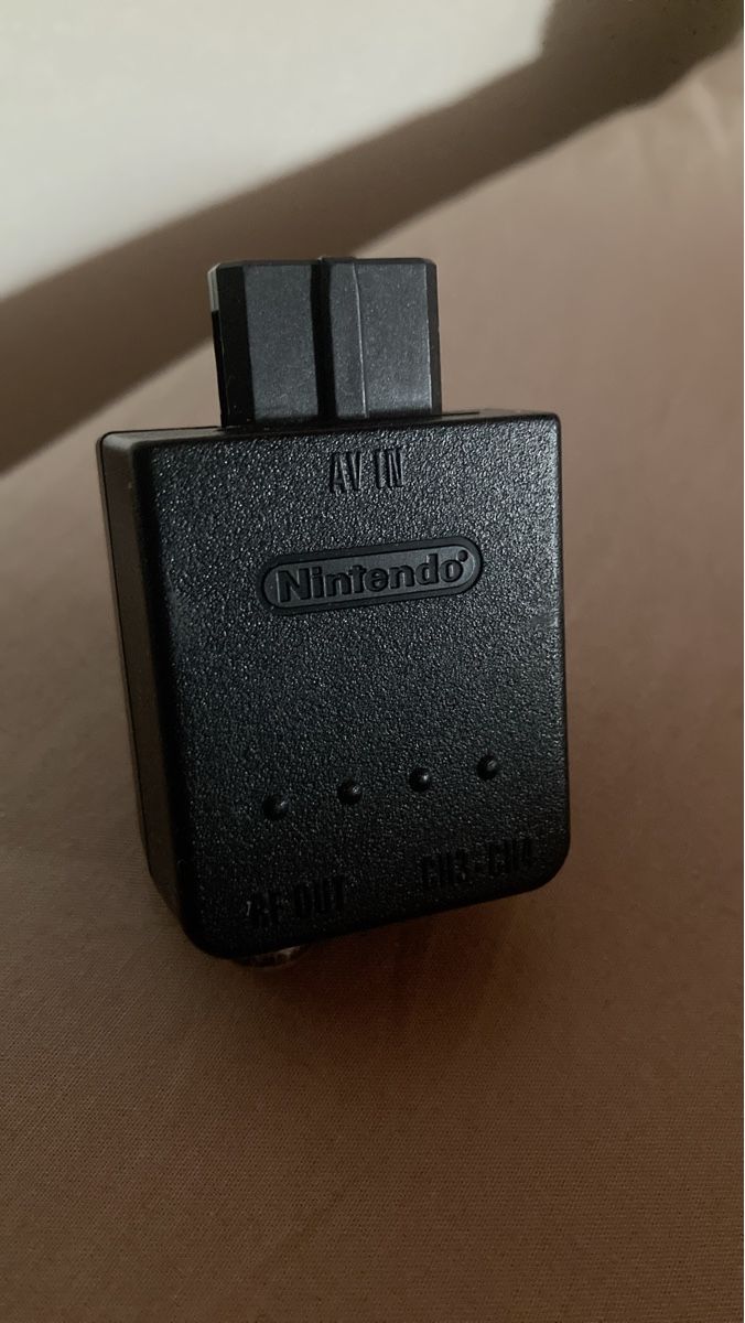 Nintendo Unità & Adattatore: Original Nintendo RF Modulator NUS-003 (EUR) – Usato da Neuchâtel venduto da Tradeboi