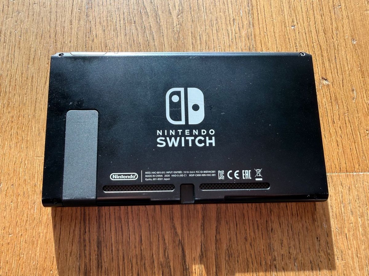Nintendo Konsolen: Nintendo Switch Konsole / Bildschirm – Gebraucht aus Läufelfingen von Seraphim13 3