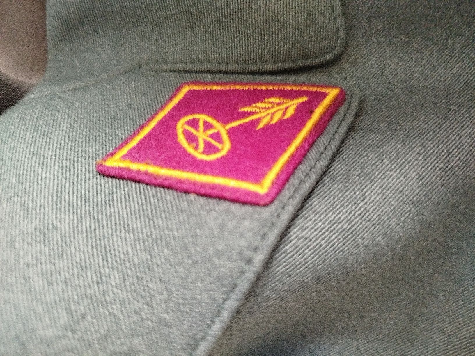 Schweizer Armee Uniformi: Schweizer Militäruniform mit Hose, Hemd, Kravatte.. – Usato da Glashütten venduto da lightmoon 6