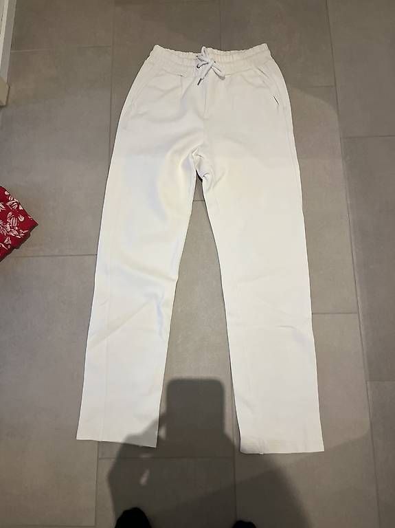 Pantaloni: White pants Benetton – Usato da Zürich venduto da mik_7hwr