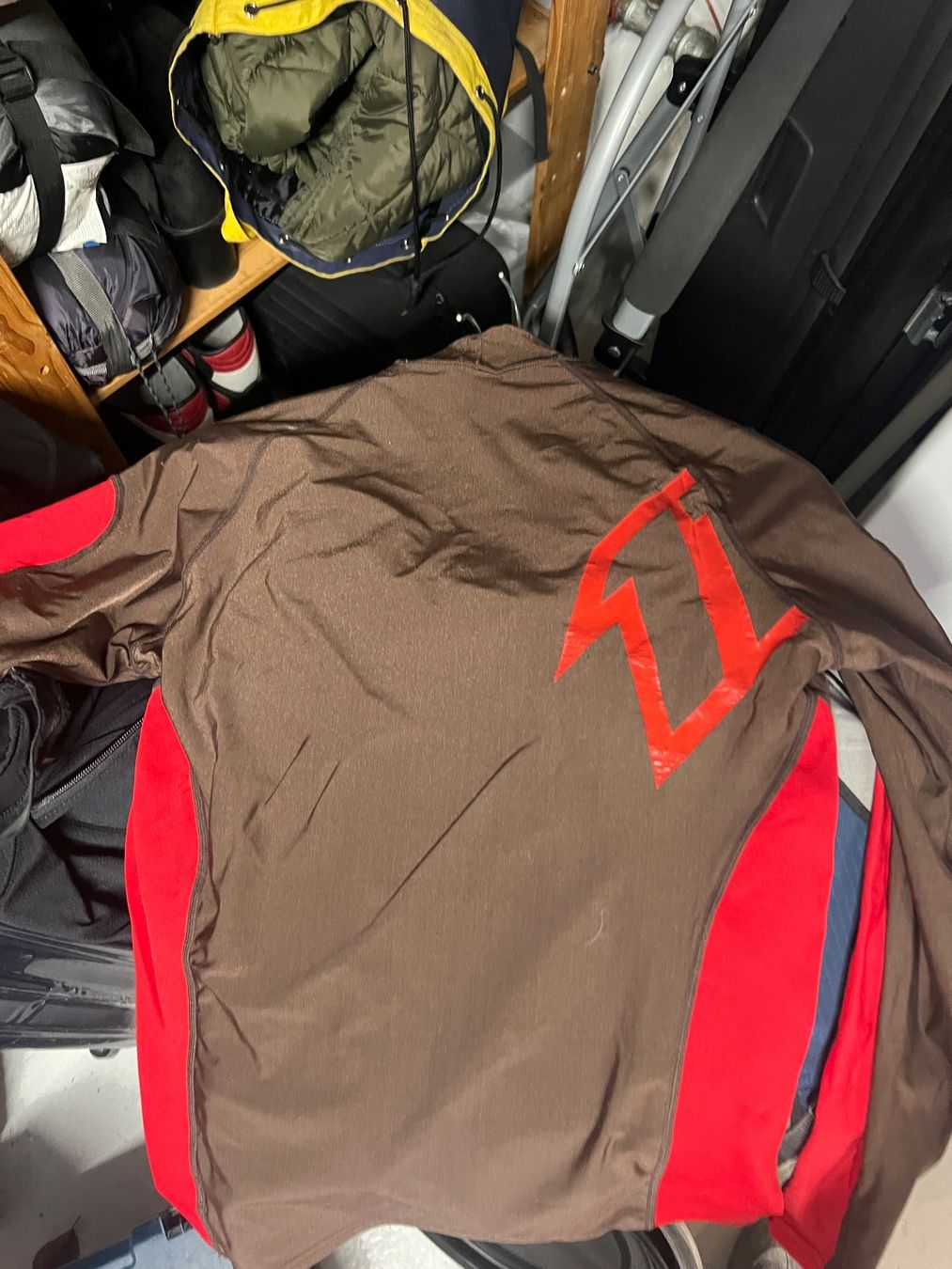 Schwimmwesten: Lot Surfstuff 2 Schwimmwesten und ein langarmshirt – Gebraucht aus Egg b. Zürich von SwissTradingAgency 4