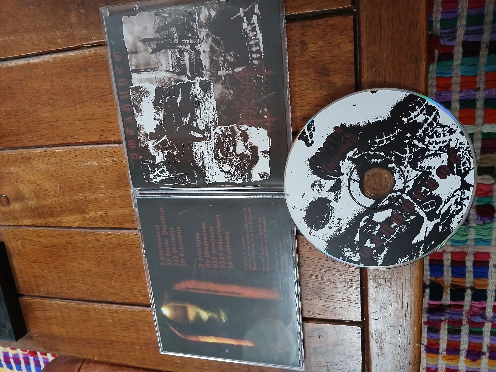 CD: horna- sotahuuto  – Usato da St-Cergue venduto da VeganWarrior