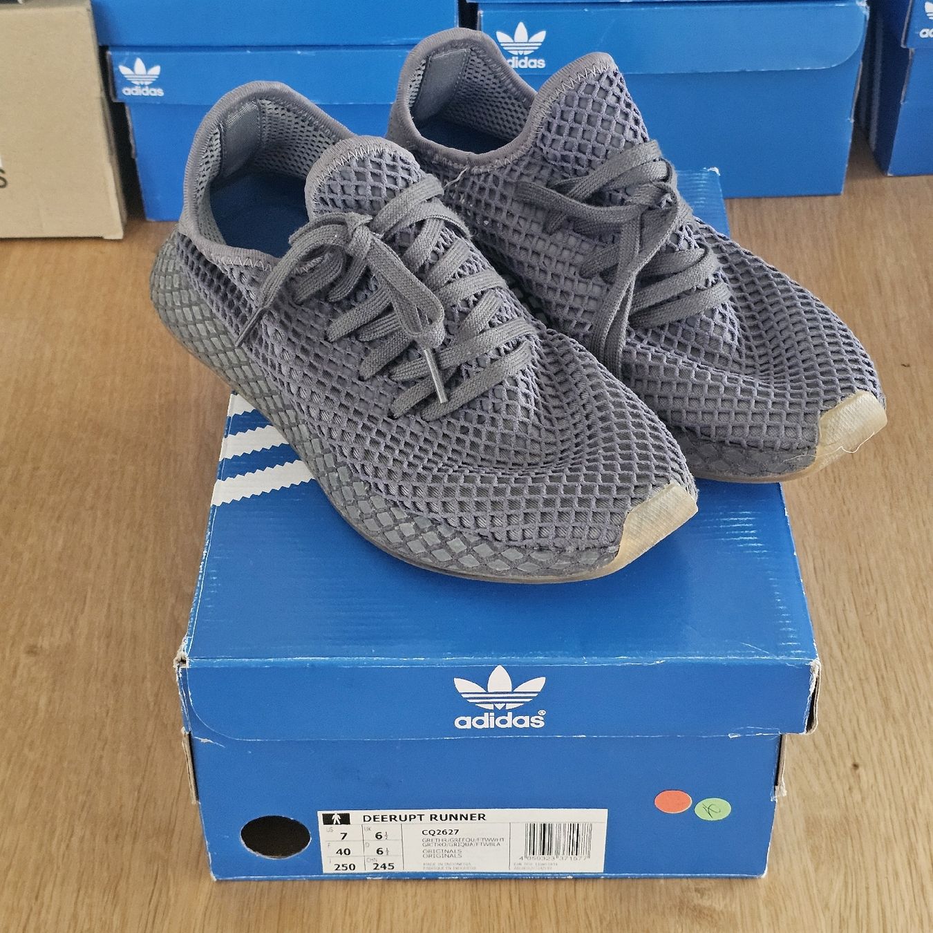 Scarpe da uomo: Baskets Adidas Deerupt Runner gris taille 40 – Usato da rolle venduto da Noma-collectible