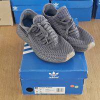 Baskets Adidas Deerupt Runner gris taille 40