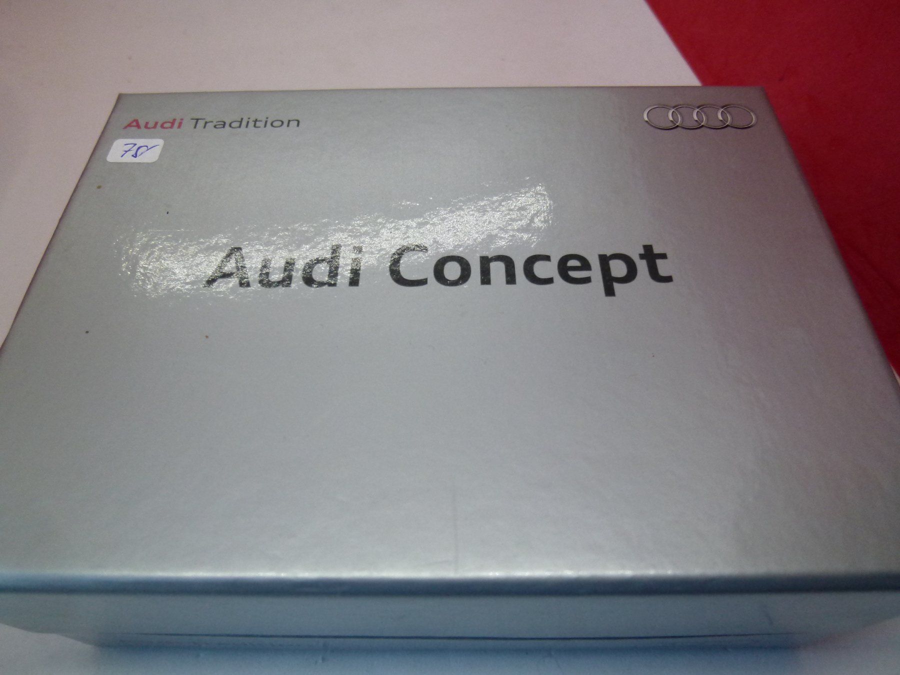 Audi Modellini d'auto: Audi Concept - silber - ltd 189/280 Collection by LOOKSMART – Nuovo (secondo la descrizione) da Reiden venduto da mondial2 3