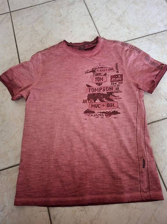 T-shirt: Rotes T-Shirt Tom Tompson – Nuovo (secondo la descrizione) da Gurzelen venduto da sim_rsz9