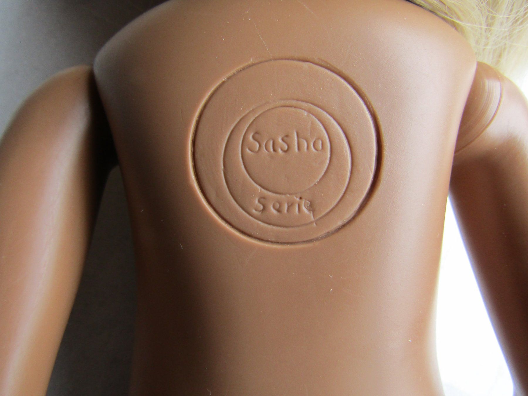 Götz Puppen: Sasha Serie Puppe – Gebraucht aus La Tour-de-Peilz von  3