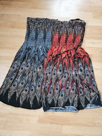 2x Sommerkleid mit Pfauenmuster