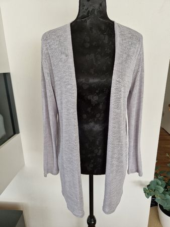 Süsser Cardigan in Grau, Gr. S, plus sommerliches Shirt S