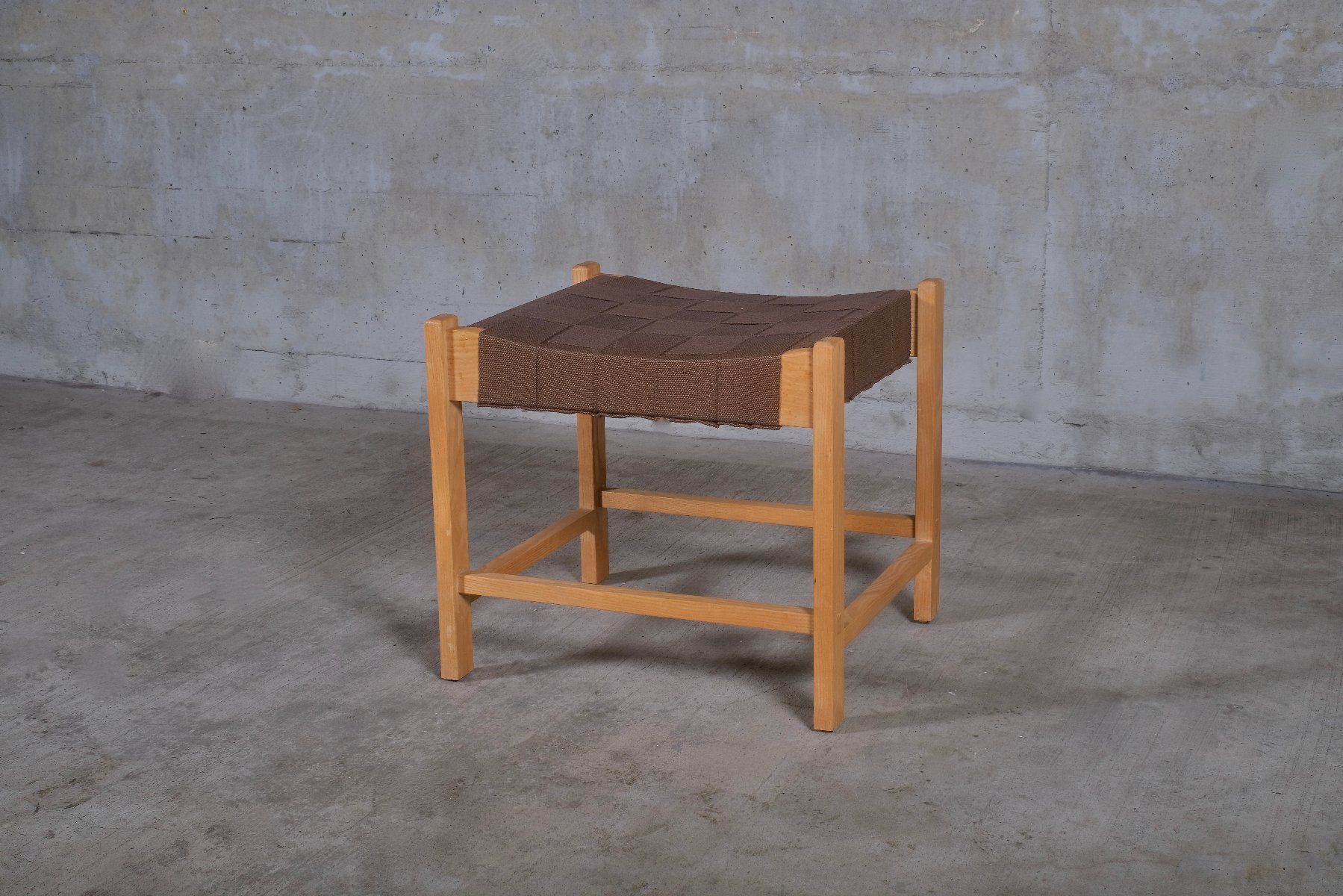 Sgabelli: HOCKER MIDCENTURY ESCHE STOFFGURT GEFLECHT – Usato da Zürich venduto da mrbluewave 1