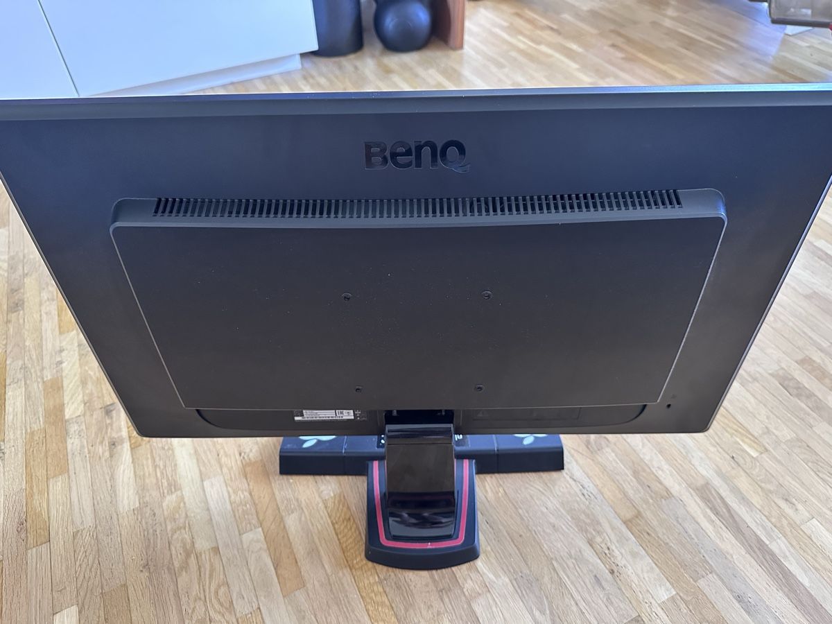 Monitore: Monitor  – Gebraucht aus Basel von vanelli35 2