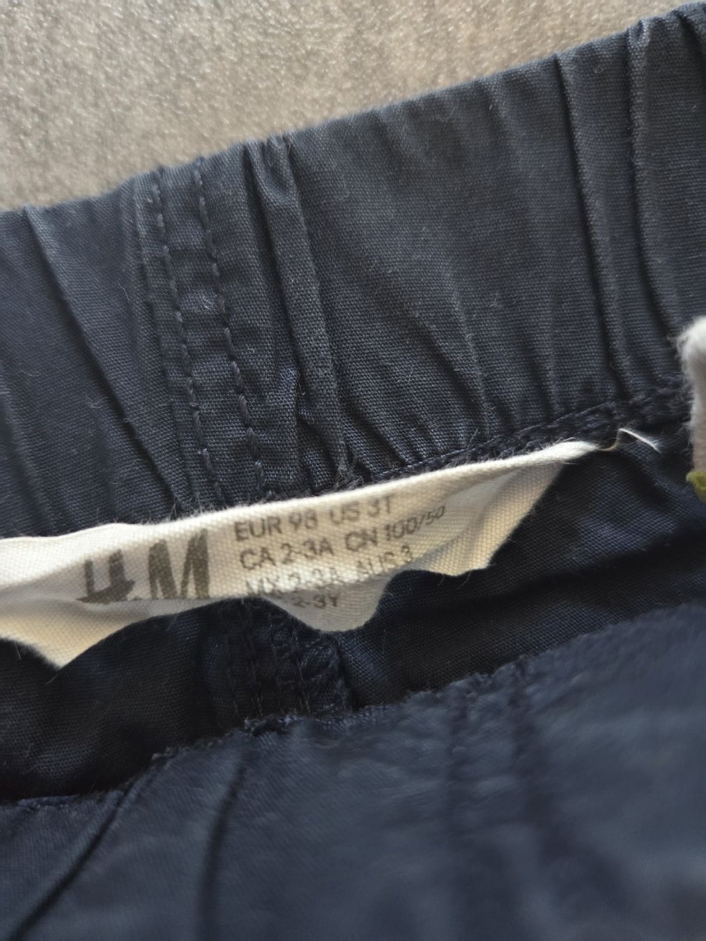 H&M Pantaloni: blaue H&M Shorts, Grösse 98 – Usato da Hüntwangen venduto da ManuM2014 2