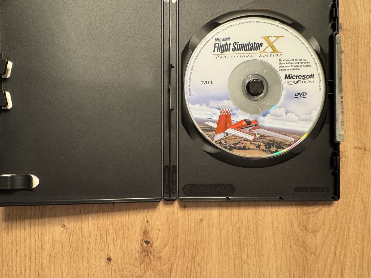 Microsoft Spiele: Microsoft Flight Simulator X Professional Edition PC – Gebraucht aus Biberist von etesummer 2