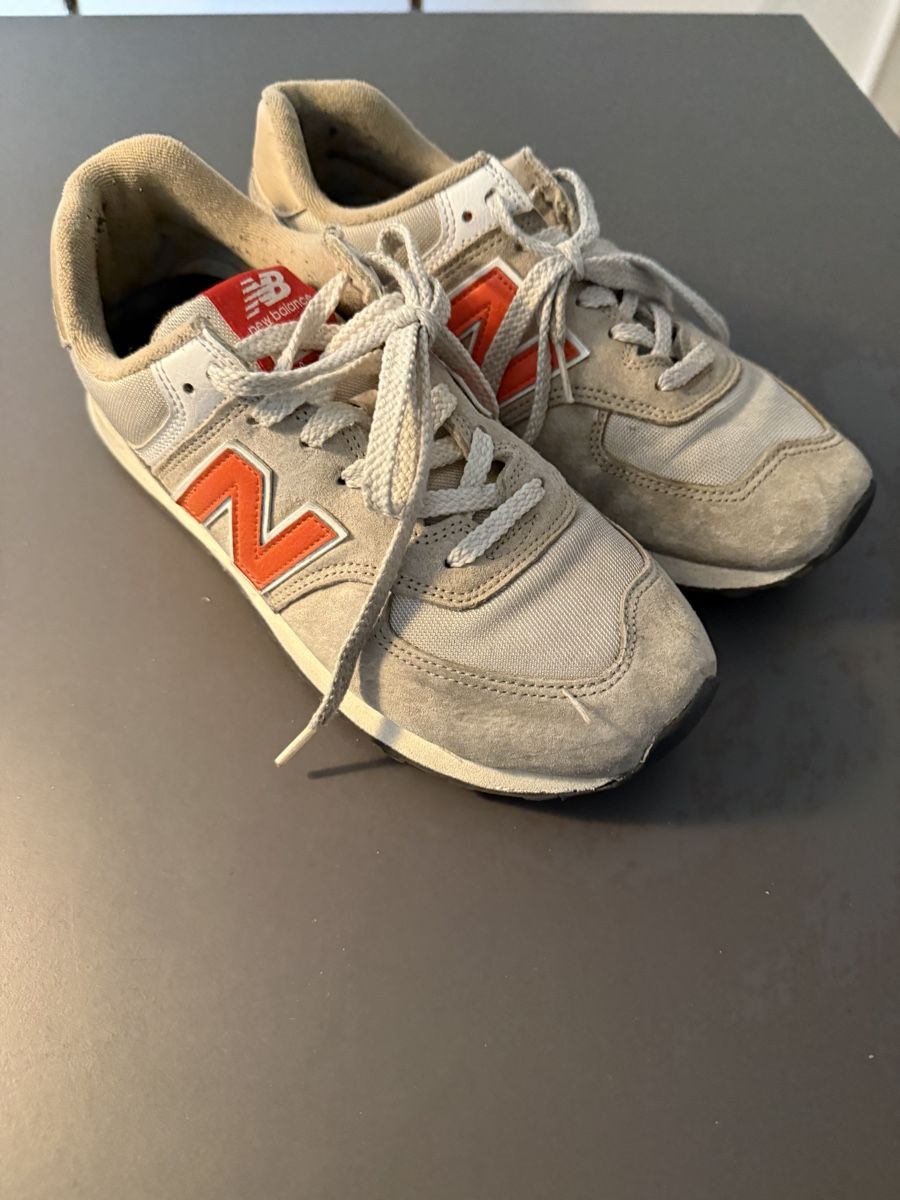 New Balance Scarpe da uomo: New Balance 574 Grösse 42.5 – Usato da Zürich venduto da kuengka