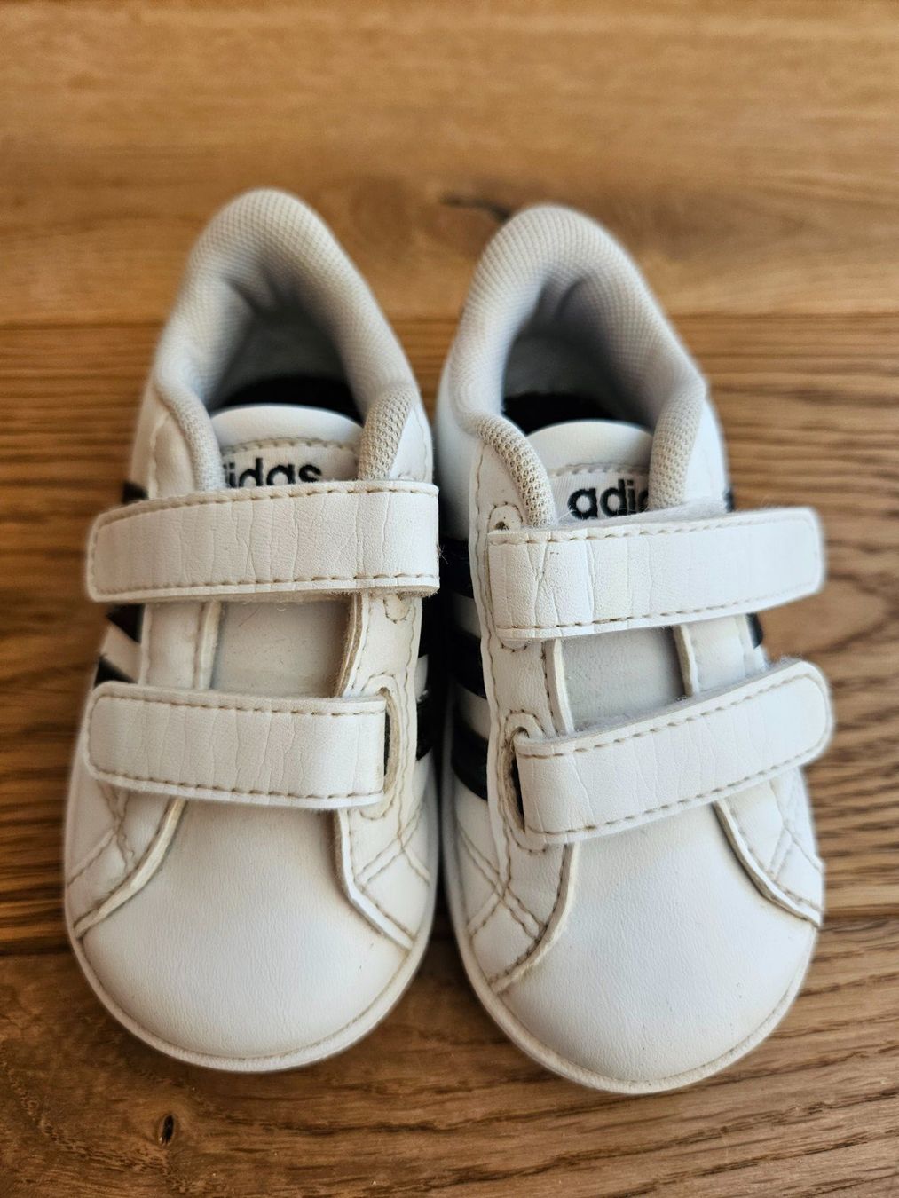 Adidas Scarpe per ragazzi: Kinderschuhe Grösse 20 Adidas – Usato da Winterthur venduto da dobeh 1