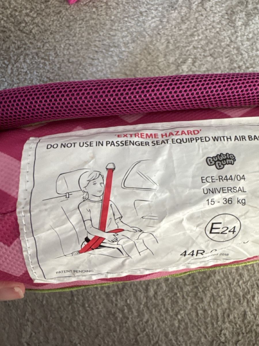 Seggiolini per auto: BubbleBum Booster rosa Chevron Grösse Universal – Usato da Lachen SZ venduto da LuganoLugano 1