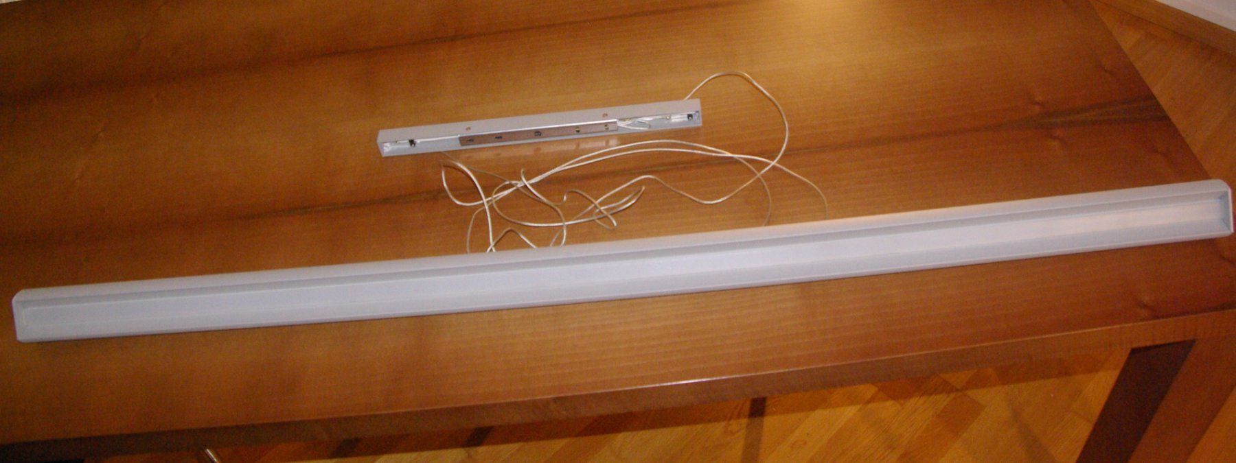 Kronleuchter & Deckenlampen: LED Designer Pendellampe 33 Watt, grau-silber – Gebraucht aus Herisau von Cevianer1844 1