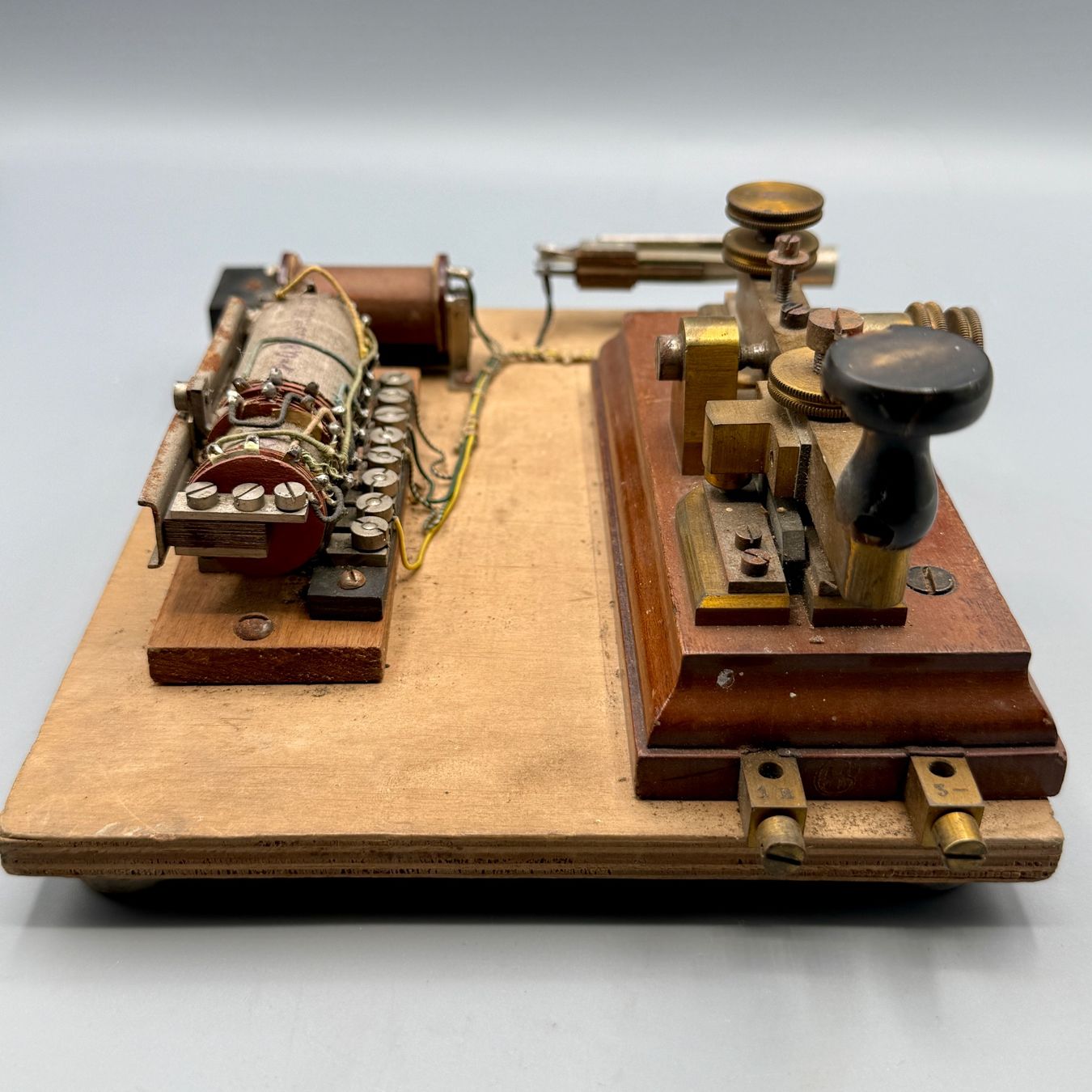 Telefone: Antiker Morsetelegraph – Gebraucht aus Ueberstorf von Brocandi 4
