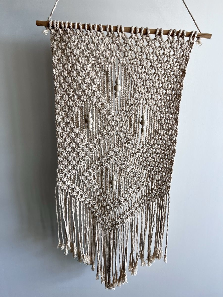 Alle Dekorationen: Macramé wall hanging with beads – Gebraucht aus Oberägeri von Theonose74