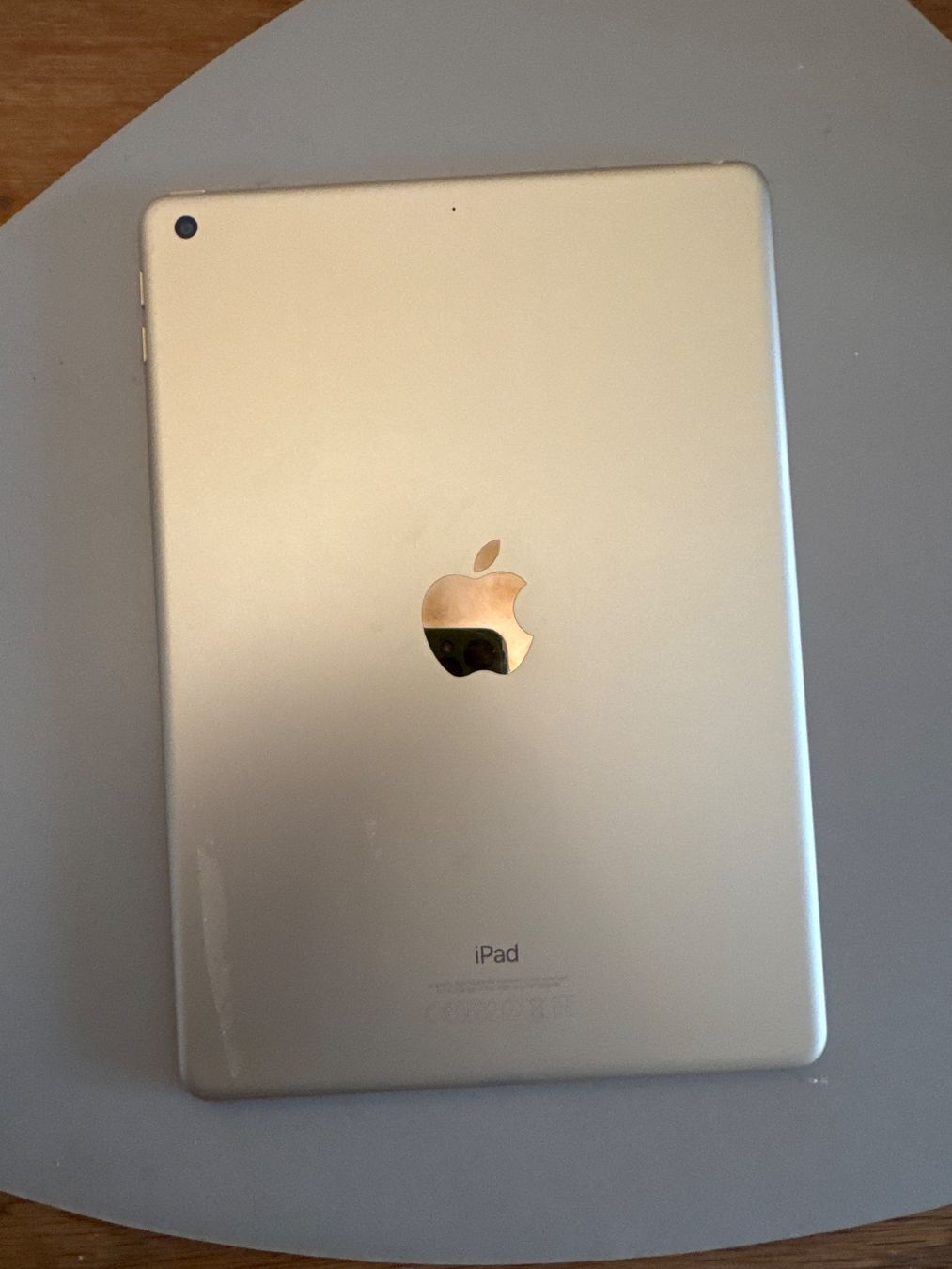 Apple Tablet PC: iPad 5 Generation 94% Akku Kapazität – Gebraucht aus Adliswil von Busys 3