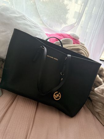 Michael Kors Handtasche schwarz