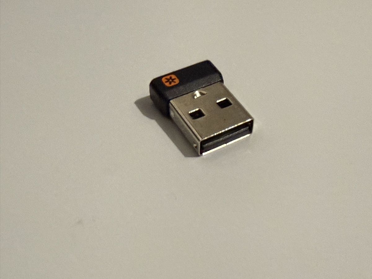 Logitech Laufwerke & Adapter: Logitech Unifying Receiver Empfänger – Gebraucht aus Frieswil von papagei9 1