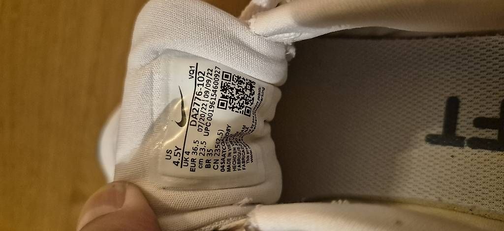 Scarpe per ragazzi: NIKE Kinderturnschuhe – Usato da Hagendorn venduto da Saga2005 4