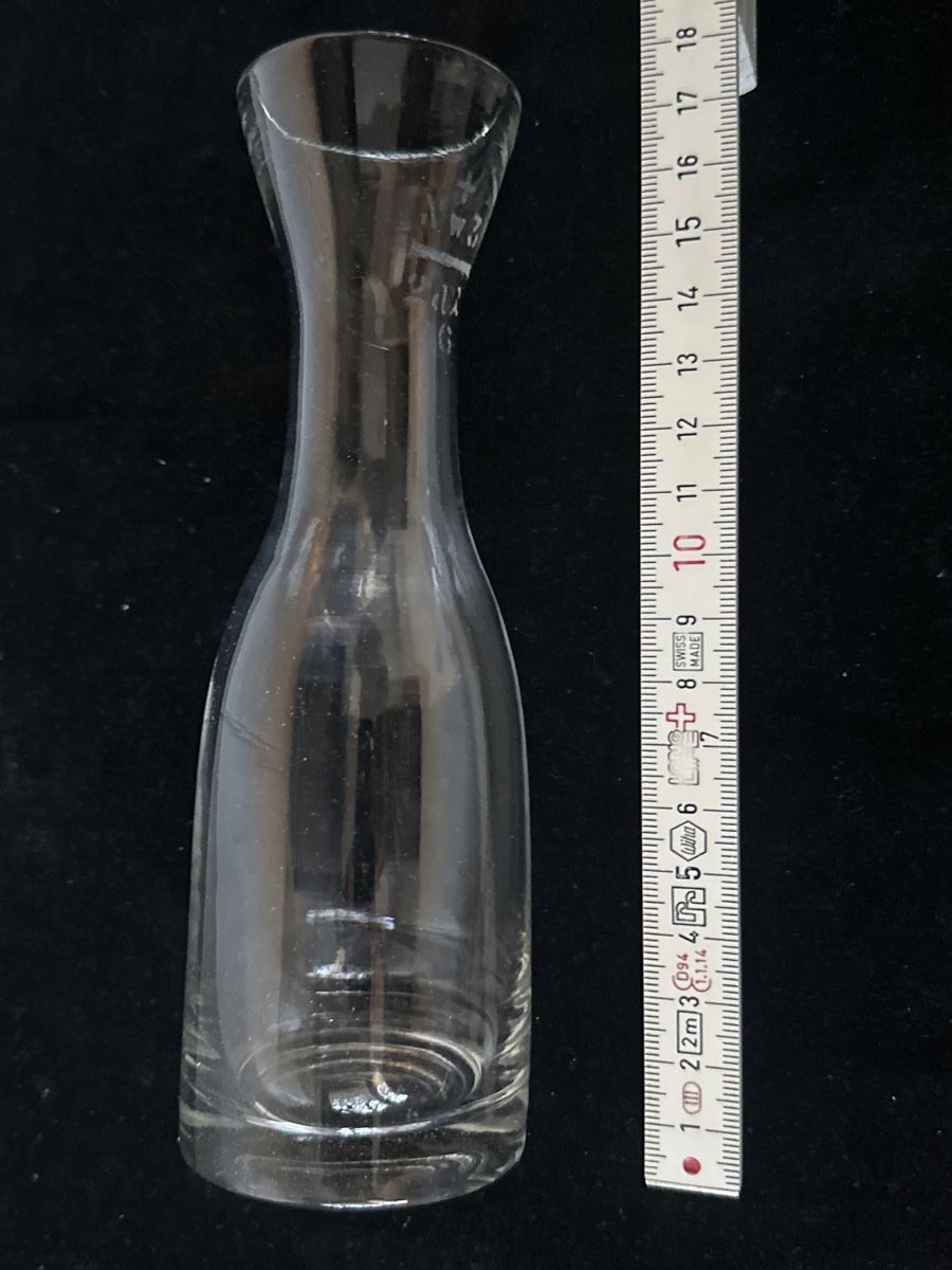 Caraffe: Glaskaraffe mit geeicht mit Gravur Nw3 2 dl. 16 – Usato da Zürich venduto da Chaeffeler 1